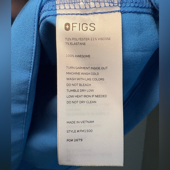 FIGS Men's Blue V-Neck Shirt PO #2679 Small - Picture 3 of 6